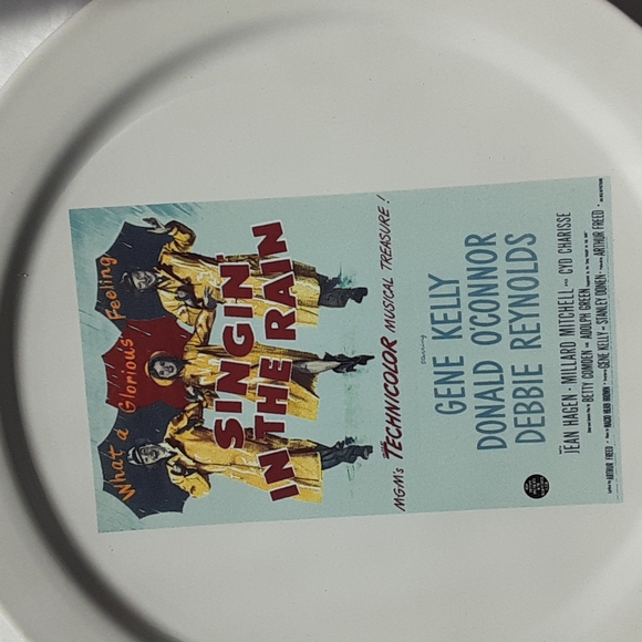 "Singing In the Rain" 1952 Collectible Plate Turner Classic Movies Pottery Barn - Picture 4 of 5